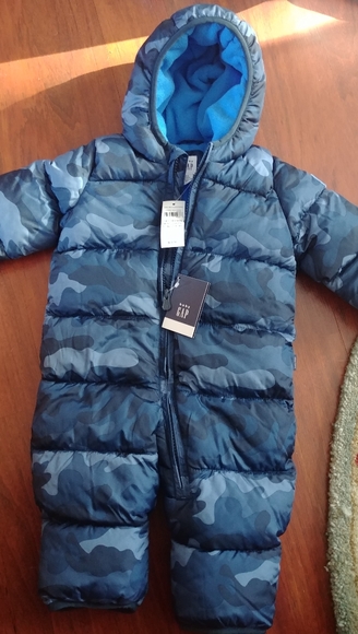 NWT The gap Baby 3-6 month blue camo snowsuit